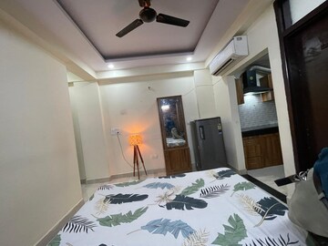 Bedroom in 1 BHK Builder Floor at Dlf City Phase 3 – for Rent