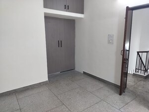 Room in 3 BHK Apartment at Vasant Kunj – for Rent
