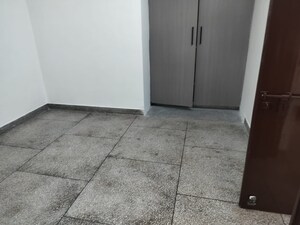 Room in 3 BHK Apartment at Vasant Kunj – for Rent
