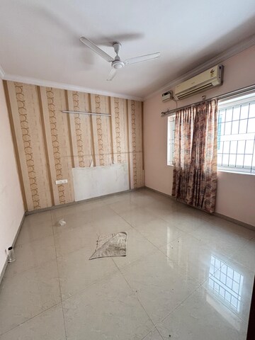 Room in 2 BHK Apartment at Frazer Apartments, Frazer Town – for Rent