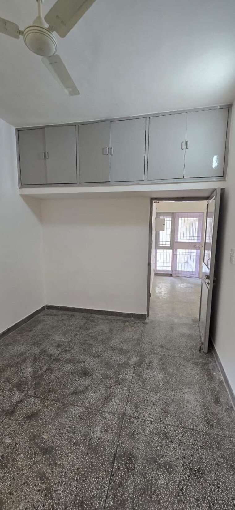 Room, vasant kunj 3 Bedroom 2000 Sq.Ft. Apartment In Vasant Kunj Delhi 9303995