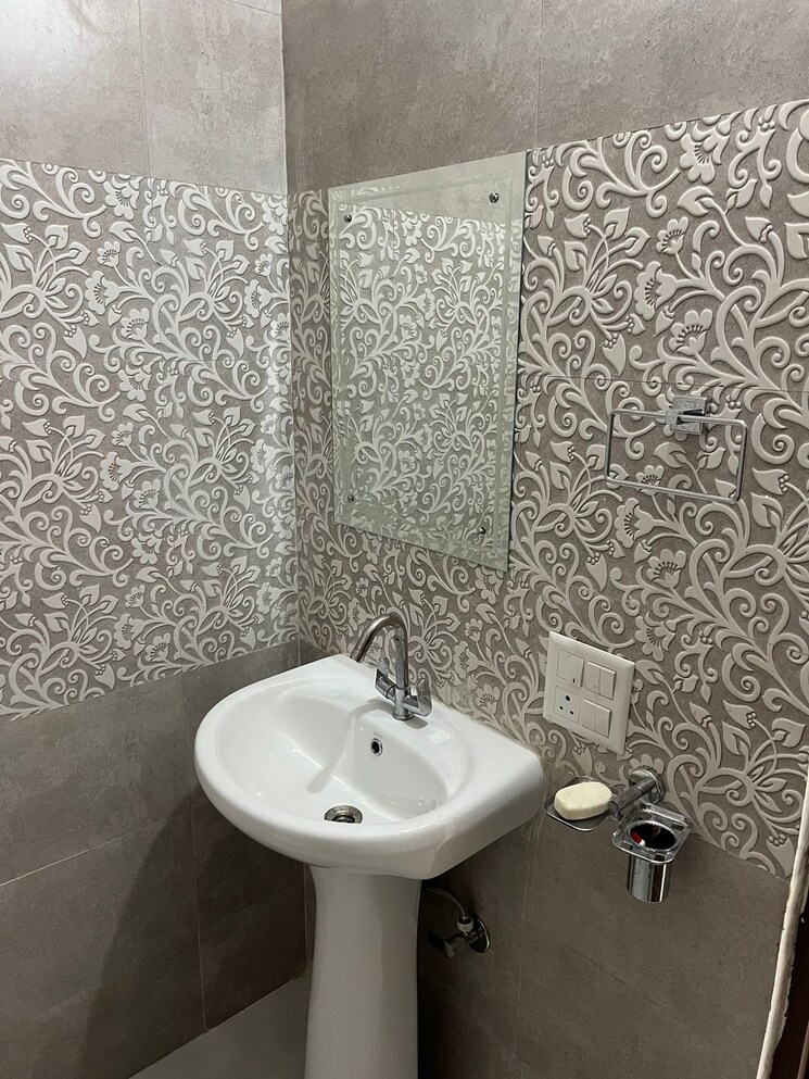 Bathroom, gomti-homes 2 Bedroom 1400 Sq.Ft. Apartment In Nabha Zirakpur 9304064