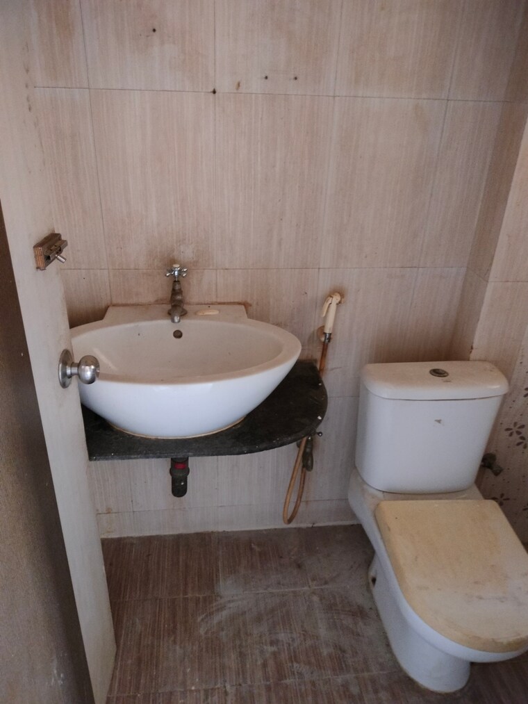 Bathroom, ajmera-yogi-dham-phase-iii 1 Bedroom 595 Sq.Ft. Apartment In Kalyan West Thane 9304079