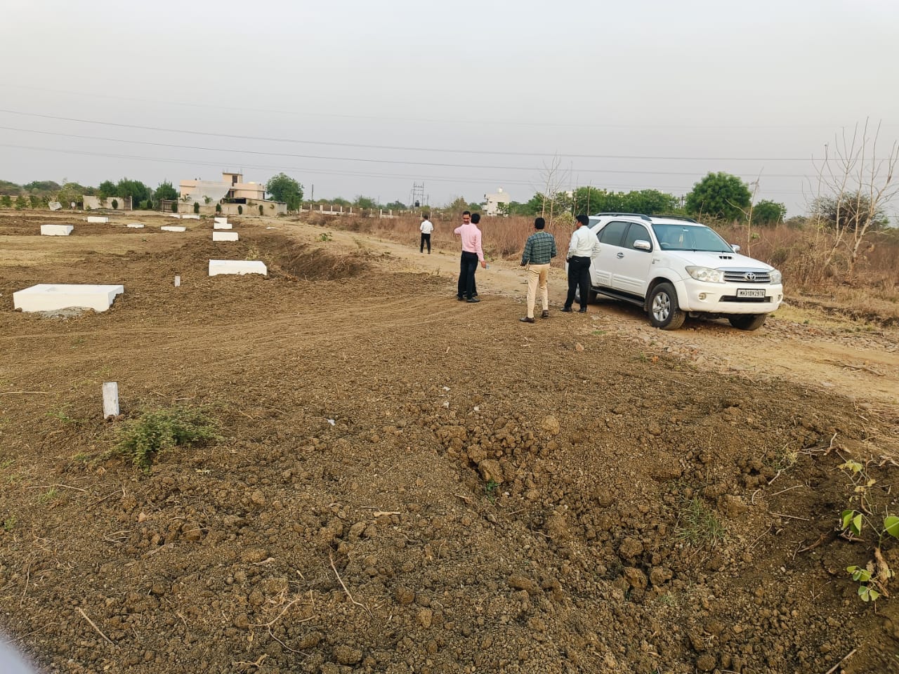 Plot For Sale in Wanadongri