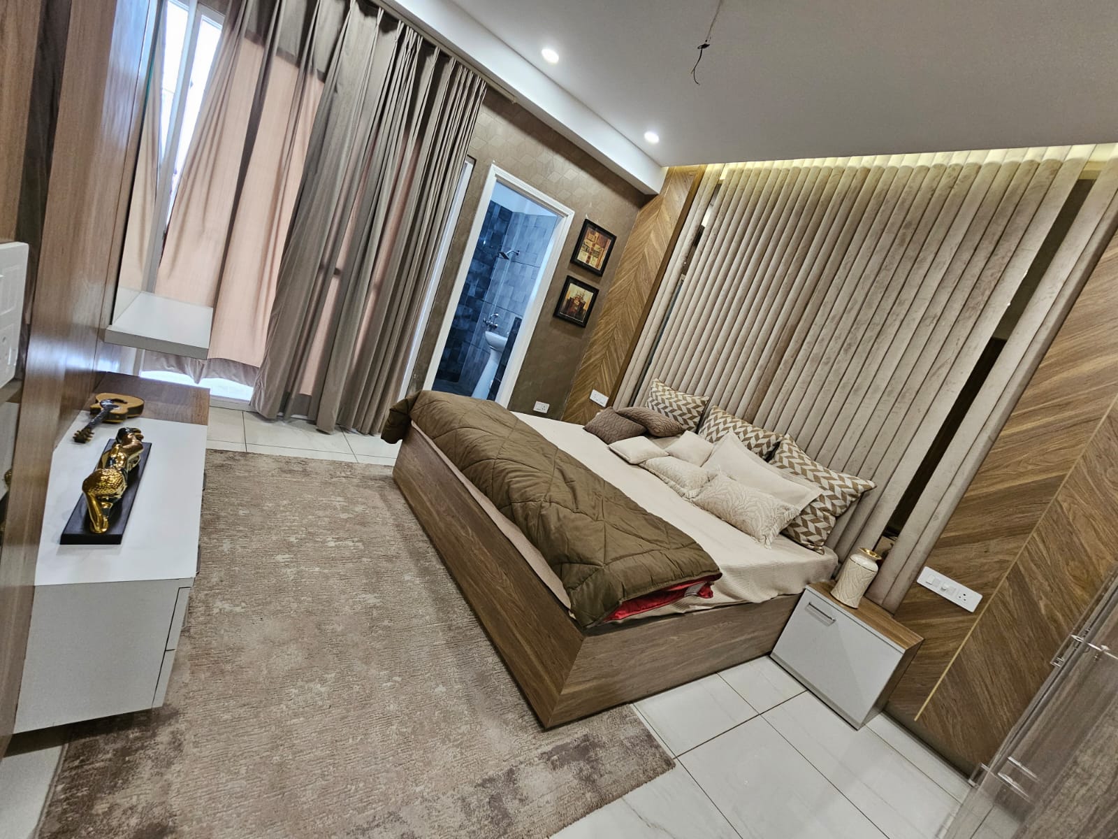 3 BHK + Pooja Room Apartment For Sale in Pir Machalla