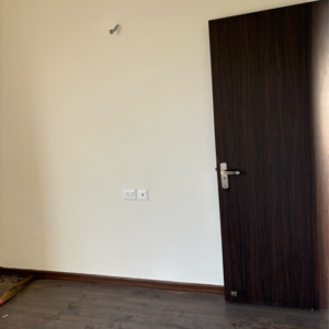 Room in 3 BHK Apartment at BPTP Discovery Park, Badauli Village – for Sale