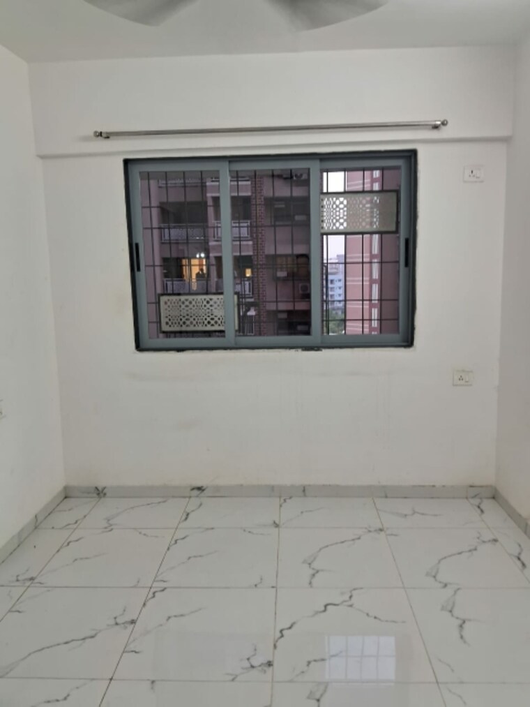 Room, dombivli east 1 Bedroom 560 Sq.Ft. Apartment In Dombivli East Thane 9304172