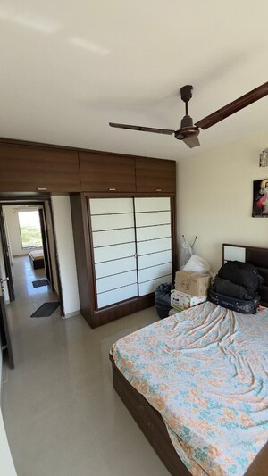 Bedroom in 2 BHK Apartment at Malad West – for Rent