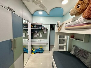 Living Room in 2.5 BHK Apartment at Arkade Mahant, Vile Parle East – for Sale