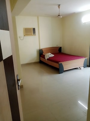 Room in 3 BHK Apartment at Sher E Punjab, Andheri East – for Rent