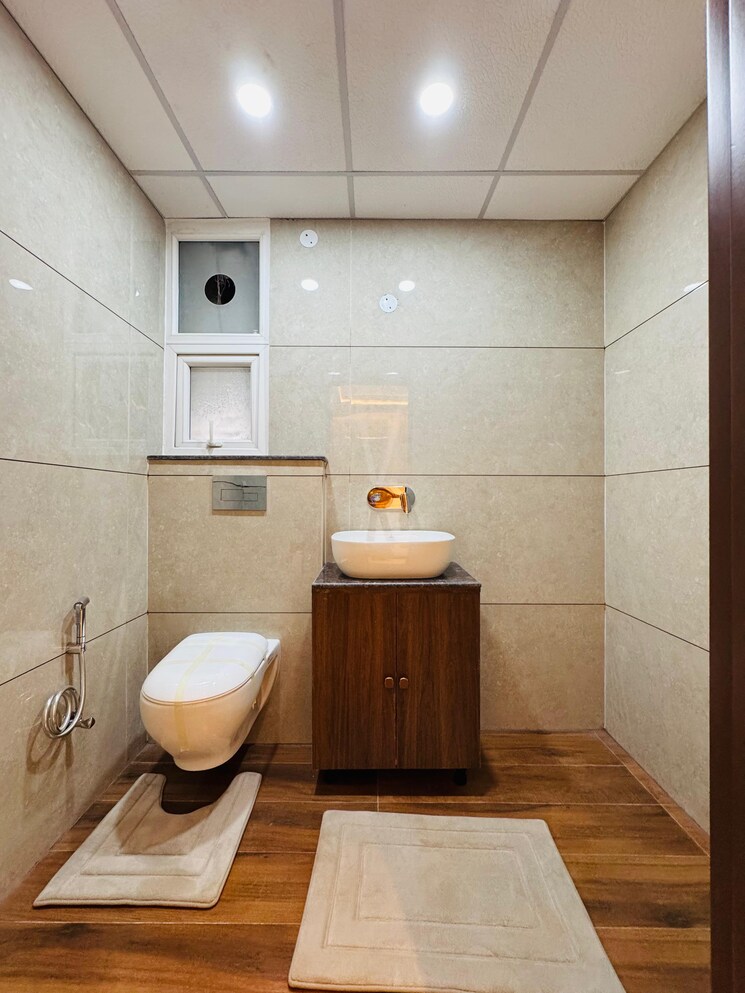 Bathroom, ambala highway 3 Bedroom 1800 Sq.Ft. Builder Floor In Ambala Highway Zirakpur 9304215
