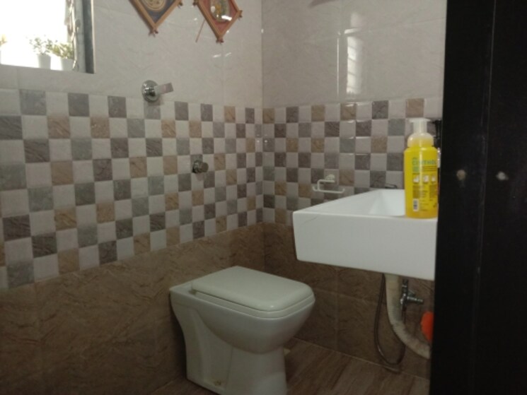Bathroom, yogi-hills 2 Bedroom 850 Sq.Ft. Apartment In Mulund West Mumbai 9304293
