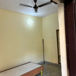 Room in 1 BHK Apartment at Arawali Apartments, Sector 52 – for Rent