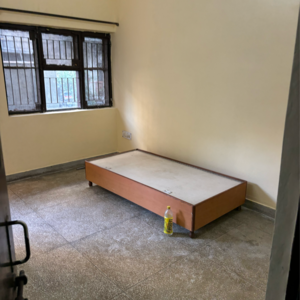 Room in 1 BHK Apartment at Arawali Apartments, Sector 52 – for Rent