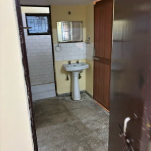 Bathroom in 1 BHK Apartment at Arawali Apartments, Sector 52 – for Rent