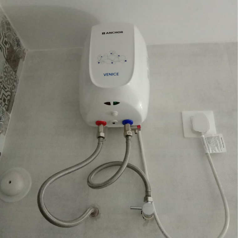 Bathroom, mulund west Pg For Boys In Mulund West 9304303