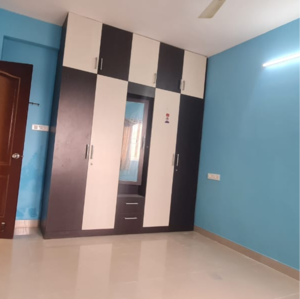 Room in 2 BHK Apartment at Keerthi Royal Palms, Konappana Agrahara – for Rent