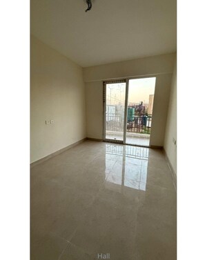 Room in 3 BHK Apartment at Signature Global Golf Greens, Sector 79 – for Rent