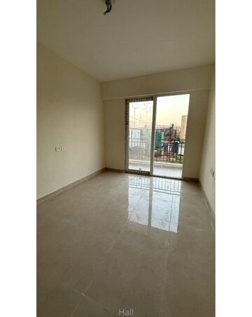 Room in 3 BHK Apartment at Signature Global Golf Greens, Sector 79 – for Rent