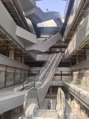 Staircase in  Shop at SKA Arcadia, Wave City – for Sale