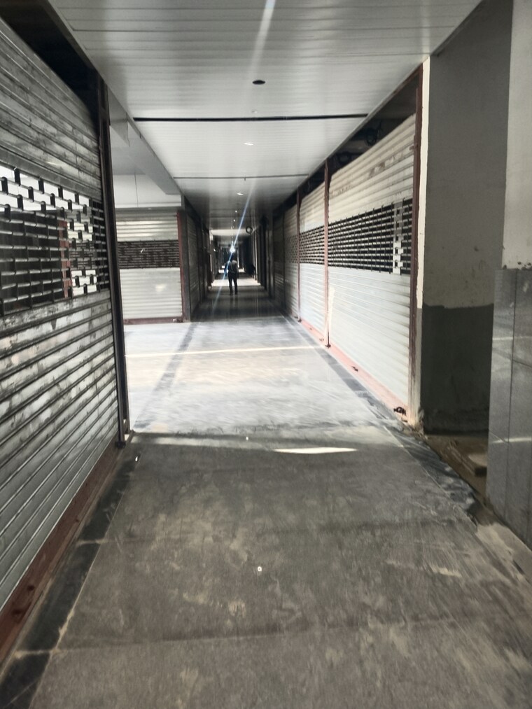 Other, ska-arcadia Commercial Shop 355 Sq.Ft. In Wave City Ghaziabad 9304336