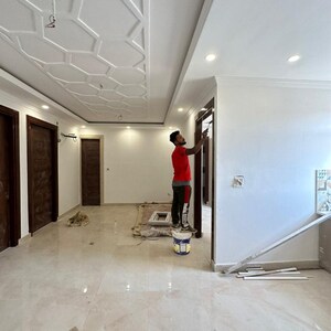 Room in 3 BHK Builder Floor at Aman Luxury Apartments, Sahastradhara Road – for Rent