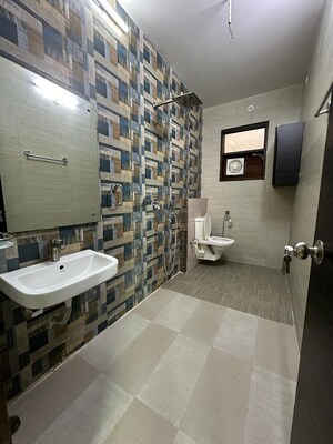 Bathroom in 2 BHK Builder Floor at Sector 23 – for Rent