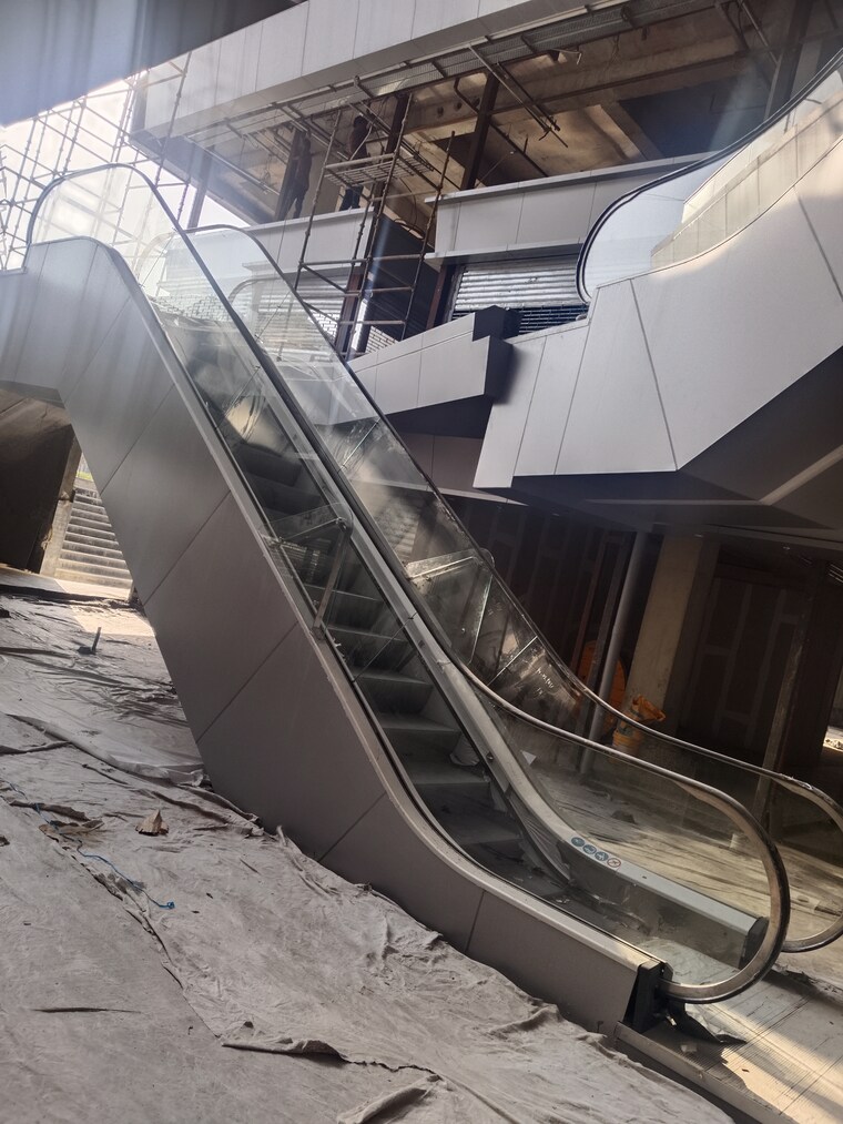 Balcony, ska-arcadia Commercial Shop 360 Sq.Ft. In Wave City Ghaziabad 9304390