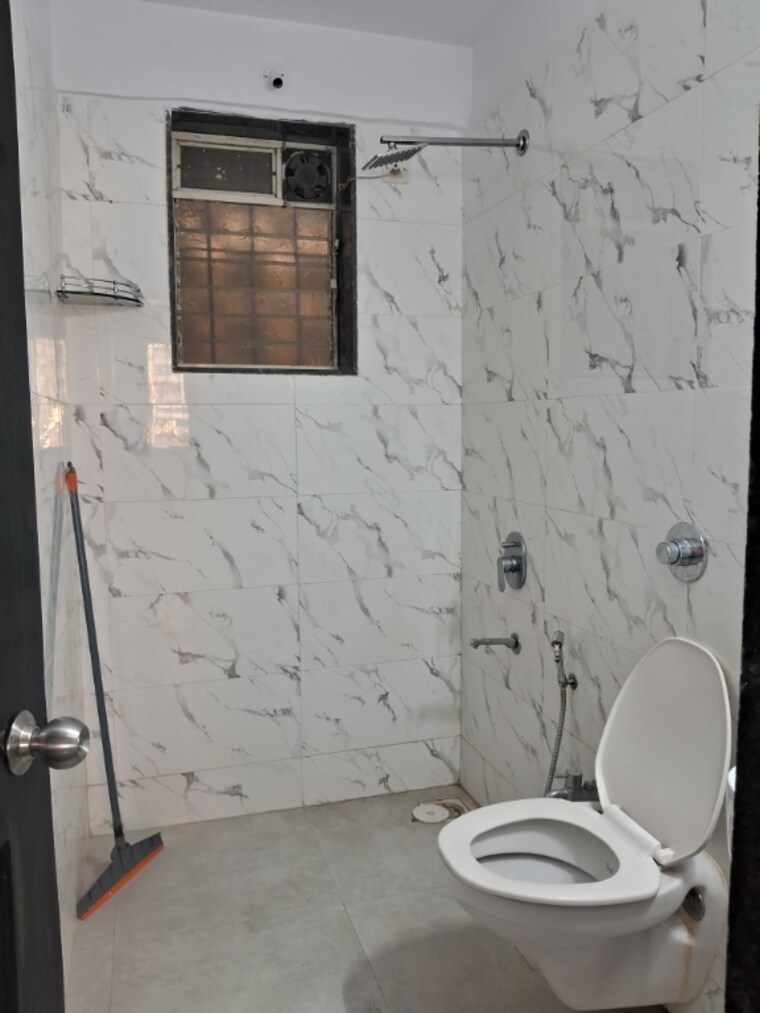 Bathroom, dosti-blossom 2 Bedroom 710 Sq.Ft. Apartment In Wadala East Mumbai 9304430