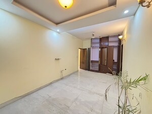 Room in 3 BHK Builder Floor at Sector 23 – for Rent