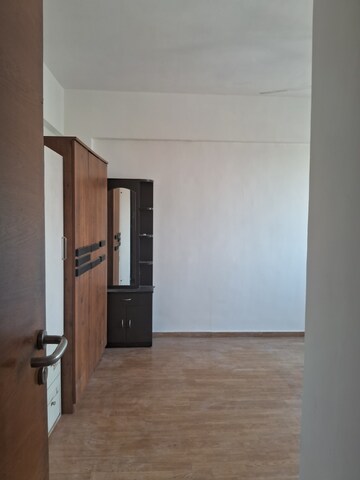 Bedroom in 2 BHK Apartment at Dosti Blossom, Wadala East – for Rent