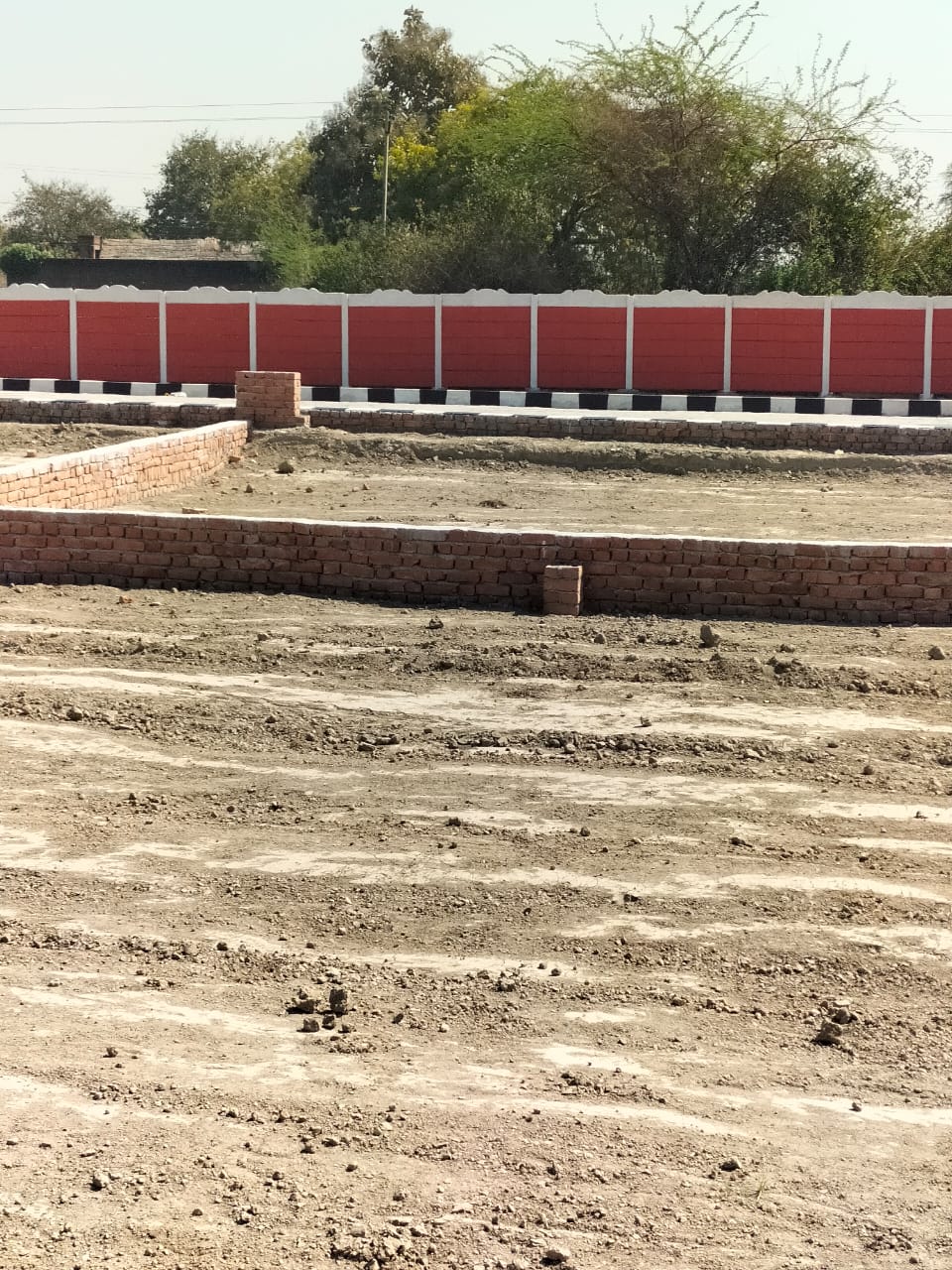 Plot For Sale in Sultanpur Road