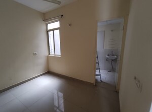 Room in 3 BHK Apartment at Conscient Habitat Residences, Sector 78 – for Rent