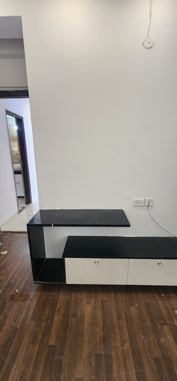 Furnished Amenities in 2 BHK Apartment at BPTP Discovery Park, Sector 80 – for Rent