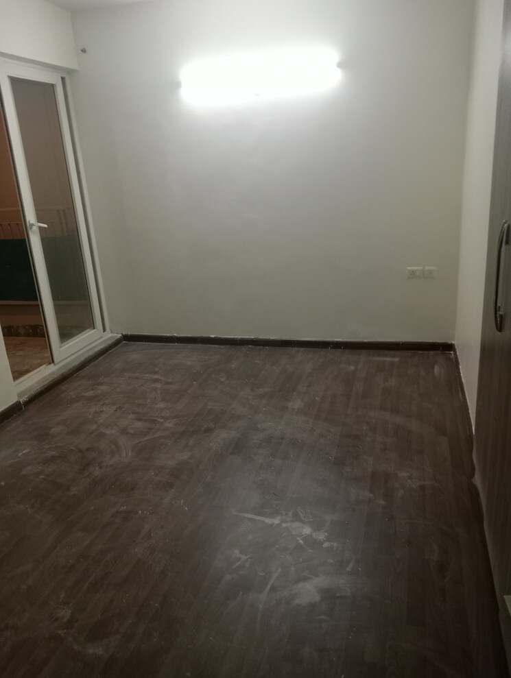 Room, bptp-discovery-park 3 Bedroom 956 Sq.Ft. Apartment In Sector 80 Faridabad 9304467