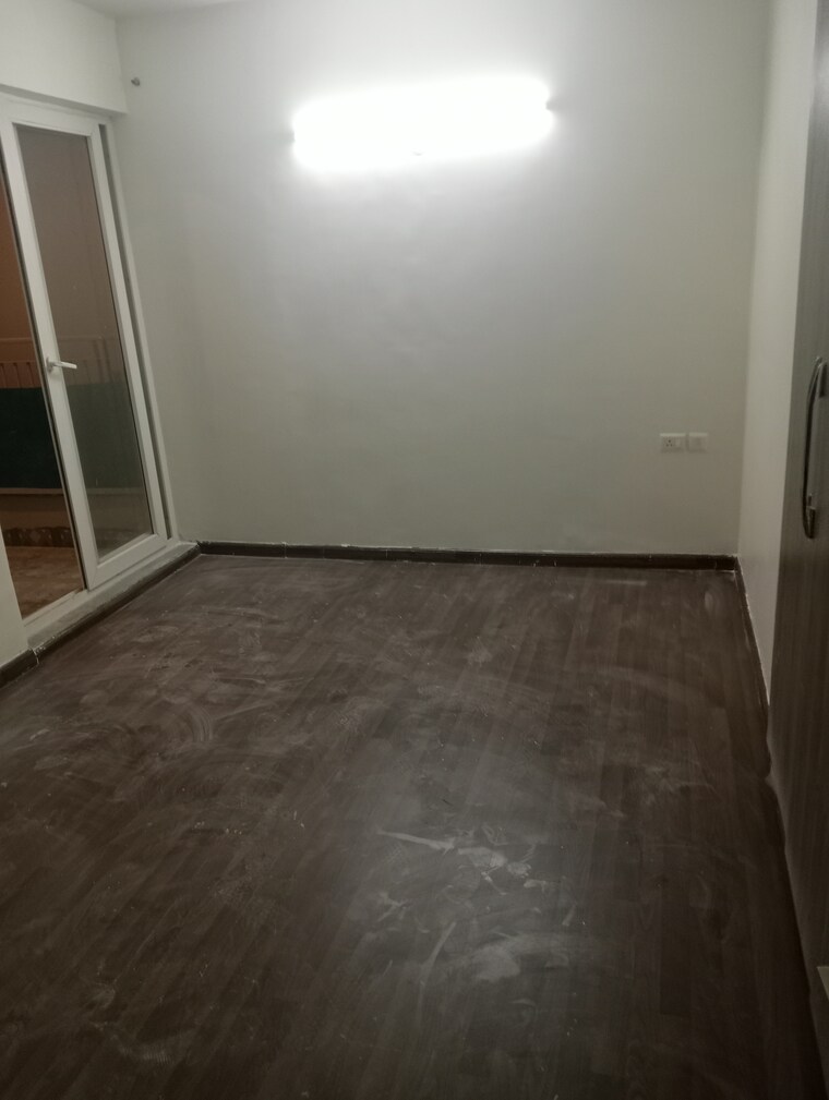 Room, bptp-discovery-park 3 Bedroom 956 Sq.Ft. Apartment In Sector 80 Faridabad 9304467