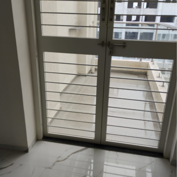 Room in 2 BHK Apartment at Linux Bonheur, Bhagwan Nagar – for Rent
