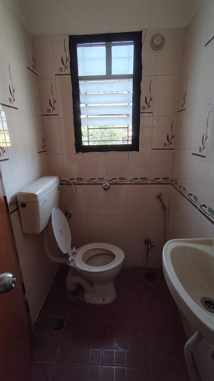 Bathroom, lohia-jain-ra-casa 3 Bedroom 1500 Sq.Ft. Apartment In Bavdhan Pune 9304454