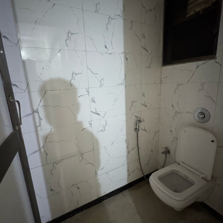 Bathroom, bhatti pada 1 Bedroom 400 Sq.Ft. Apartment In Bhatti Pada Mumbai 9304509