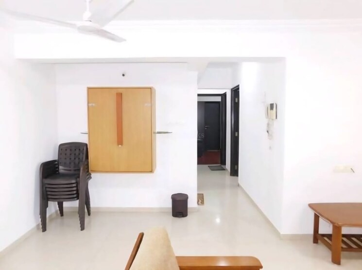 Living Room, lake-primrose 3 Bedroom 1250 Sq.Ft. Apartment In Powai Mumbai 9303318