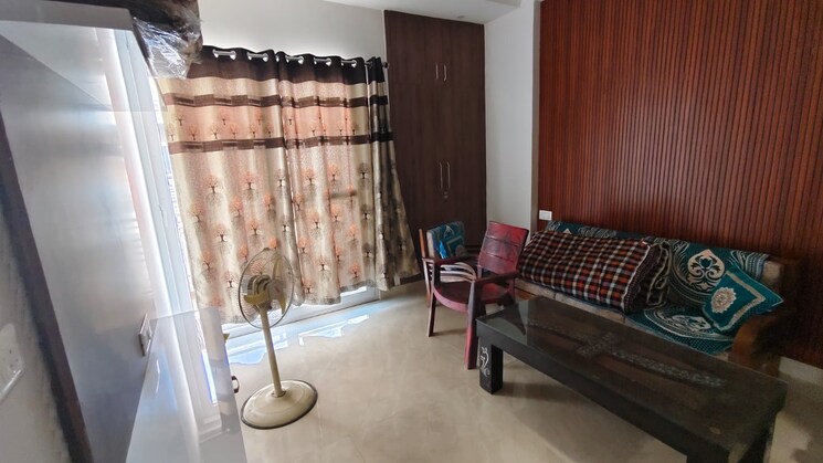 Living Room, gms road 3 Bedroom 1450 Sq.Ft. Builder Floor In Gms Road Dehradun 9304550