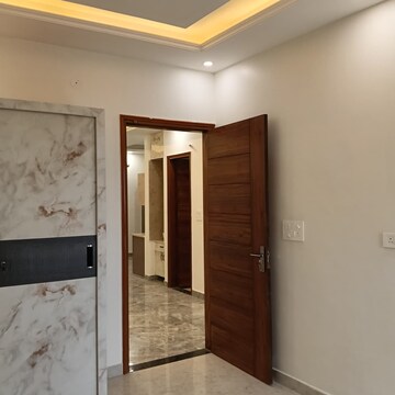 Room in 3 BHK Builder Floor at Gms Road – for Sale