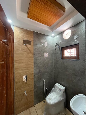 Bathroom in 2 BHK Builder Floor at Gms Road – for Sale