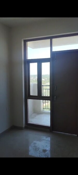 Room in 2 BHK Apartment at Pareena Om Apartments, Sector 112 – for Rent