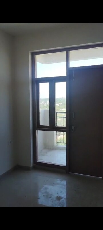Room in 2 BHK Apartment at Pareena Om Apartments, Sector 112 – for Rent
