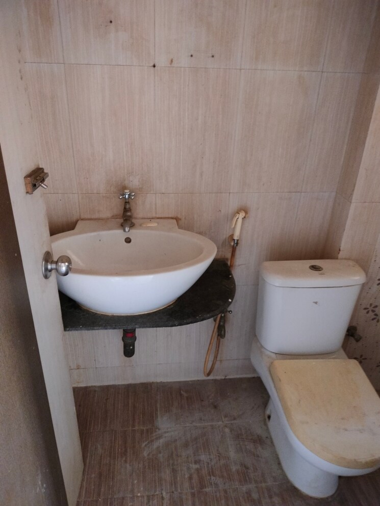 Attached Bathroom, ajmera-yogi-dham-phase-iii 1 Bedroom 595 Sq.Ft. Apartment In Kalyan West Thane 9304699