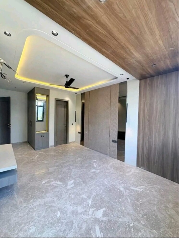 Room, freedom fighters enclave 3 Bedroom 1600 Sq.Ft. Apartment In Freedom Fighters Enclave Delhi 9304694