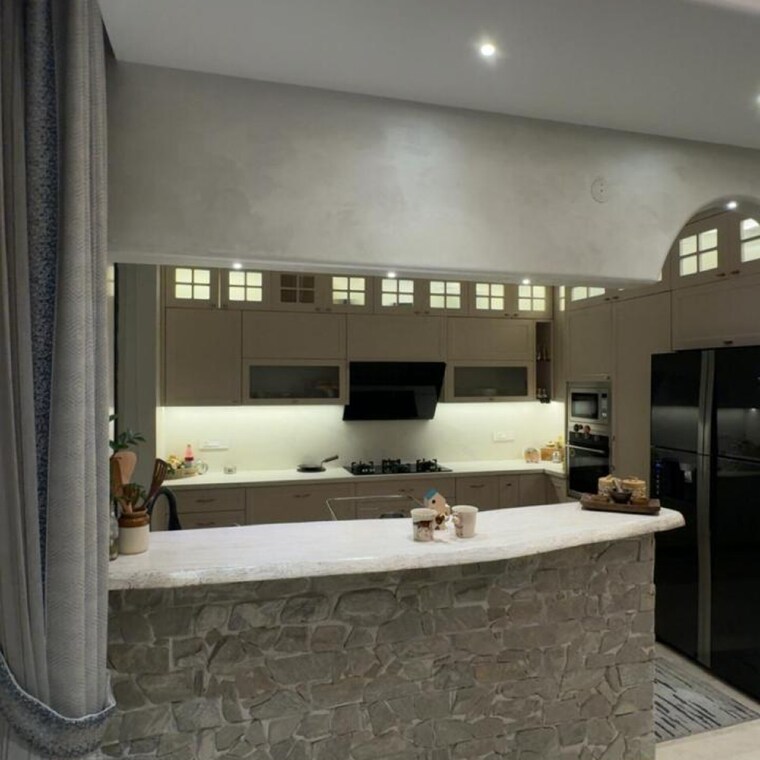 Kitchen, suncity-platinum-towers 4 Bedroom 4175 Sq.Ft. Apartment In Maruti Vihar Gurgaon 9304702