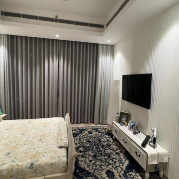 Bedroom in 4 BHK Apartment at Suncity Platinum Towers, Maruti Vihar – for Sale