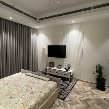 Bedroom in 4 BHK Apartment at Suncity Platinum Towers, Maruti Vihar – for Sale